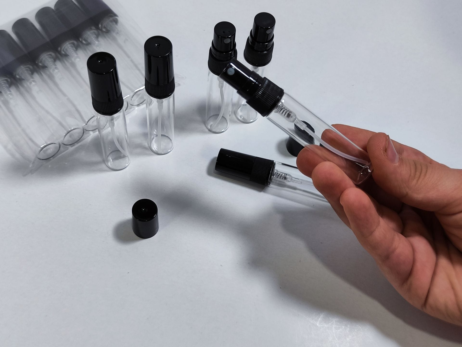شیشه عطر 5میل تستر درب و والف پلاستیکی مشکی - Image 4