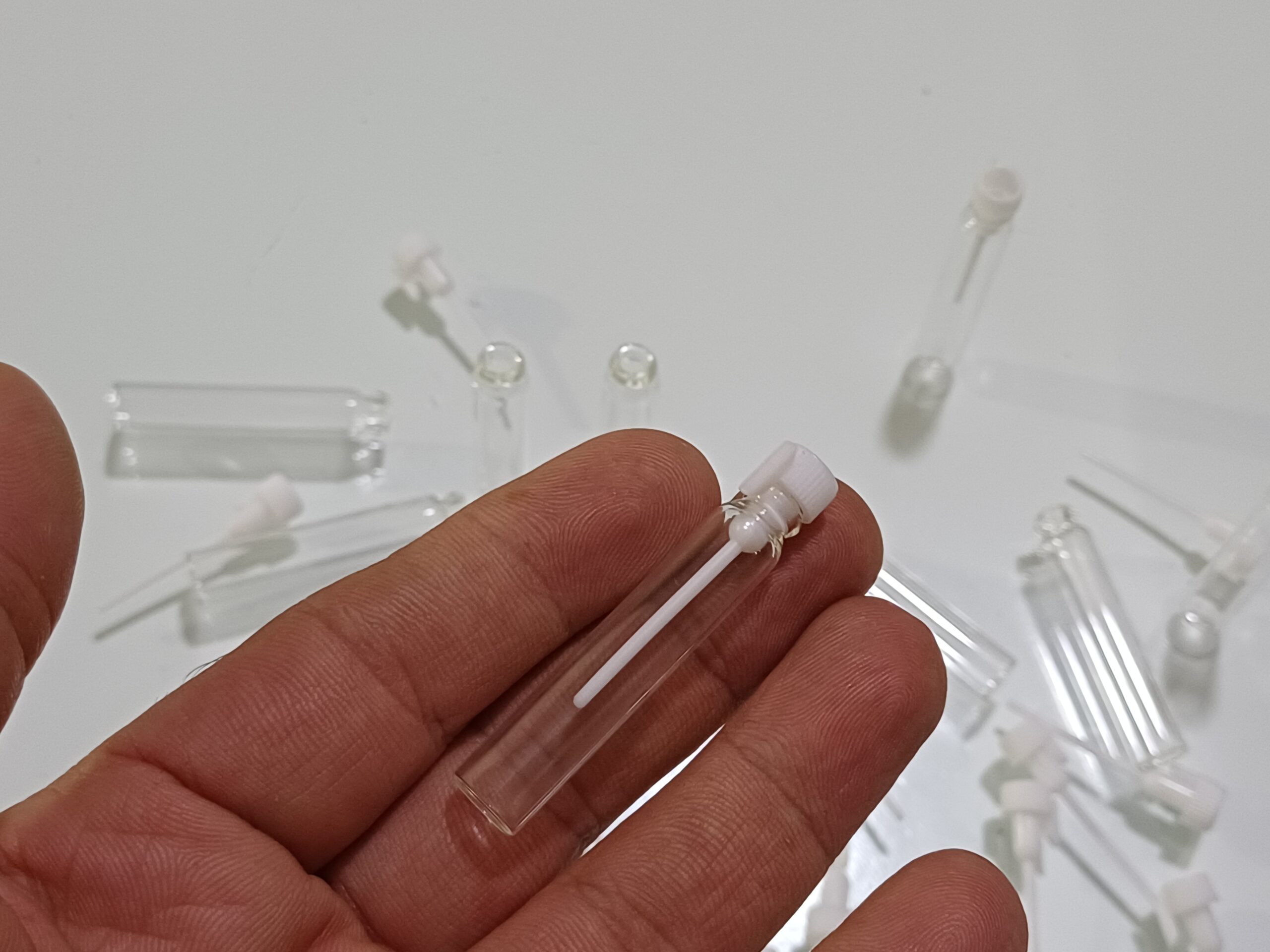 شیشه عطر۱/۵ میل اشانتیونی سفید