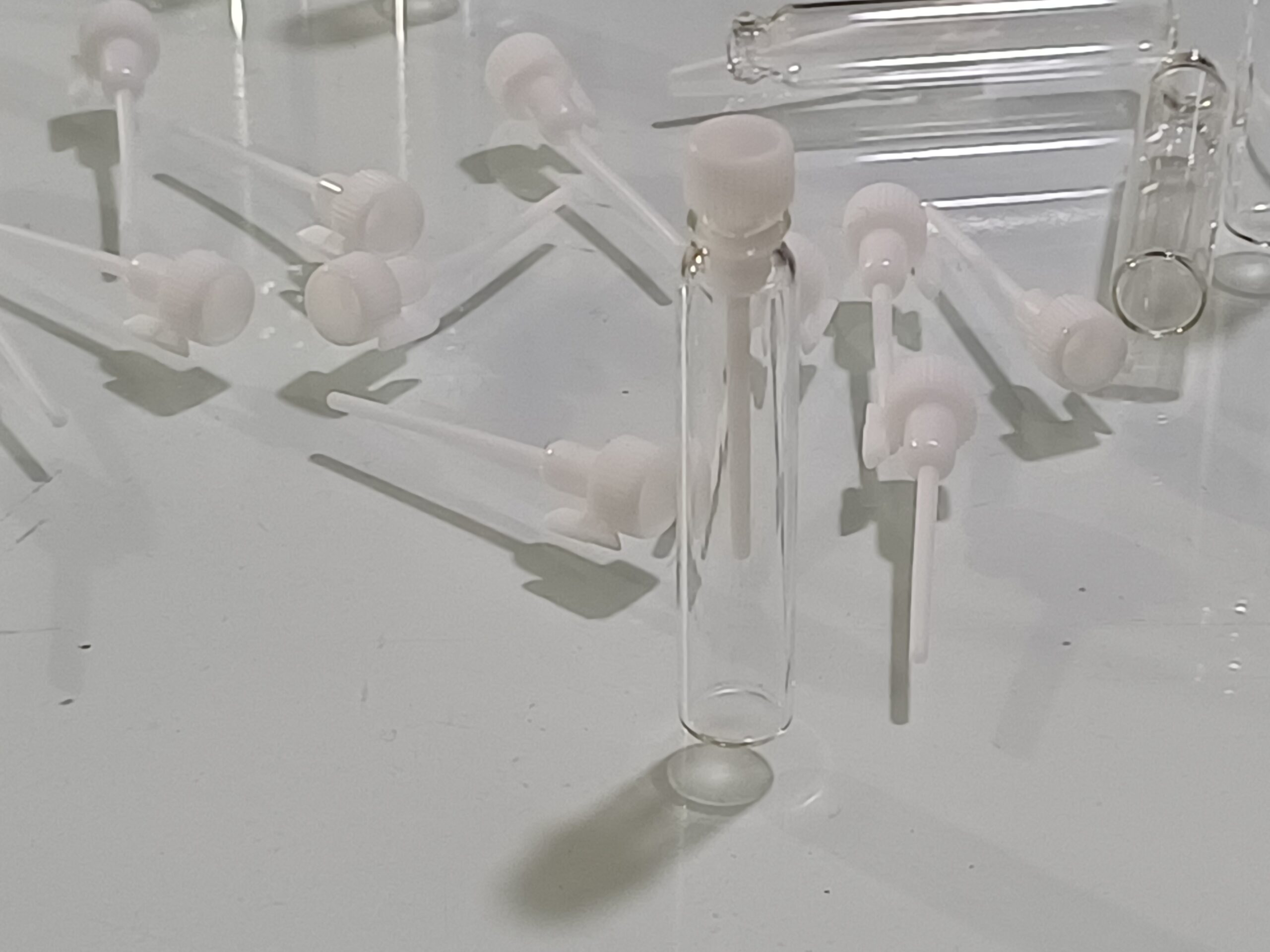 شیشه عطر۱/۵ میل اشانتیونی سفید - Image 2